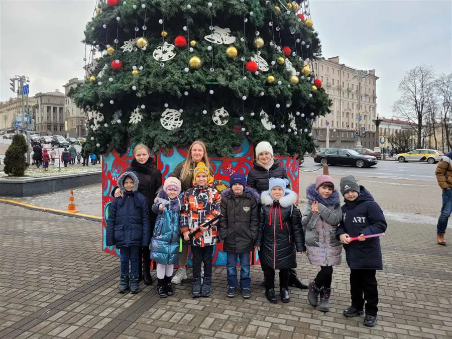 новогодние представления для детей в могилеве 2023. новогоднее представление для детей. новогодние представления для детей в могилеве 2023. новогодние представления для детей в могилеве 2023. кремлевская елка 2023.