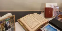Выставка "Учись добру из божественных книг"