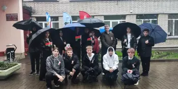 Участие в церемонии возложения цветов возле обелиска "Жертвам фашизма"
